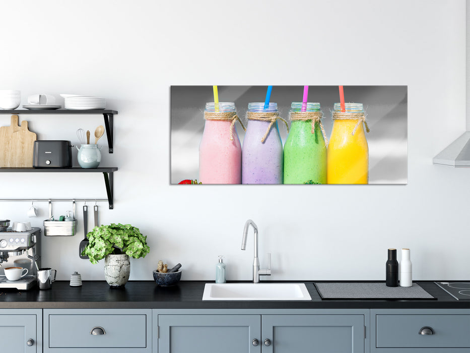 Smoothies in verschiedenen Farben, Glasbild Panorama