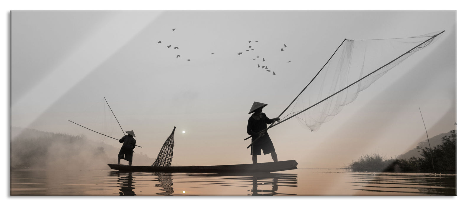 Fischer beim Angeln in Thailand, Glasbild Panorama