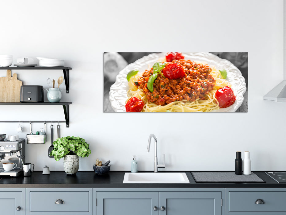 Spaghetti Bolognese auf dem Teller, Glasbild Panorama