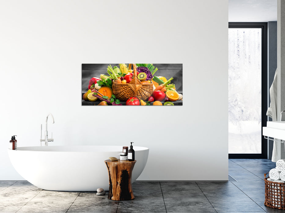 Frisches Obst und Gemüse im Korb, Glasbild Panorama