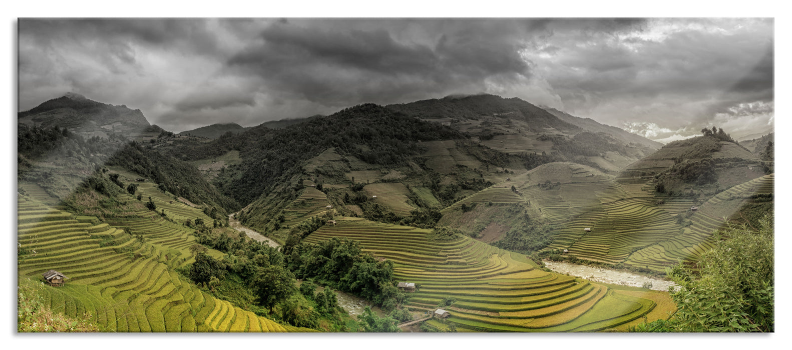 Pixxprint eine Berg Farm in Asien, Glasbild Panorama