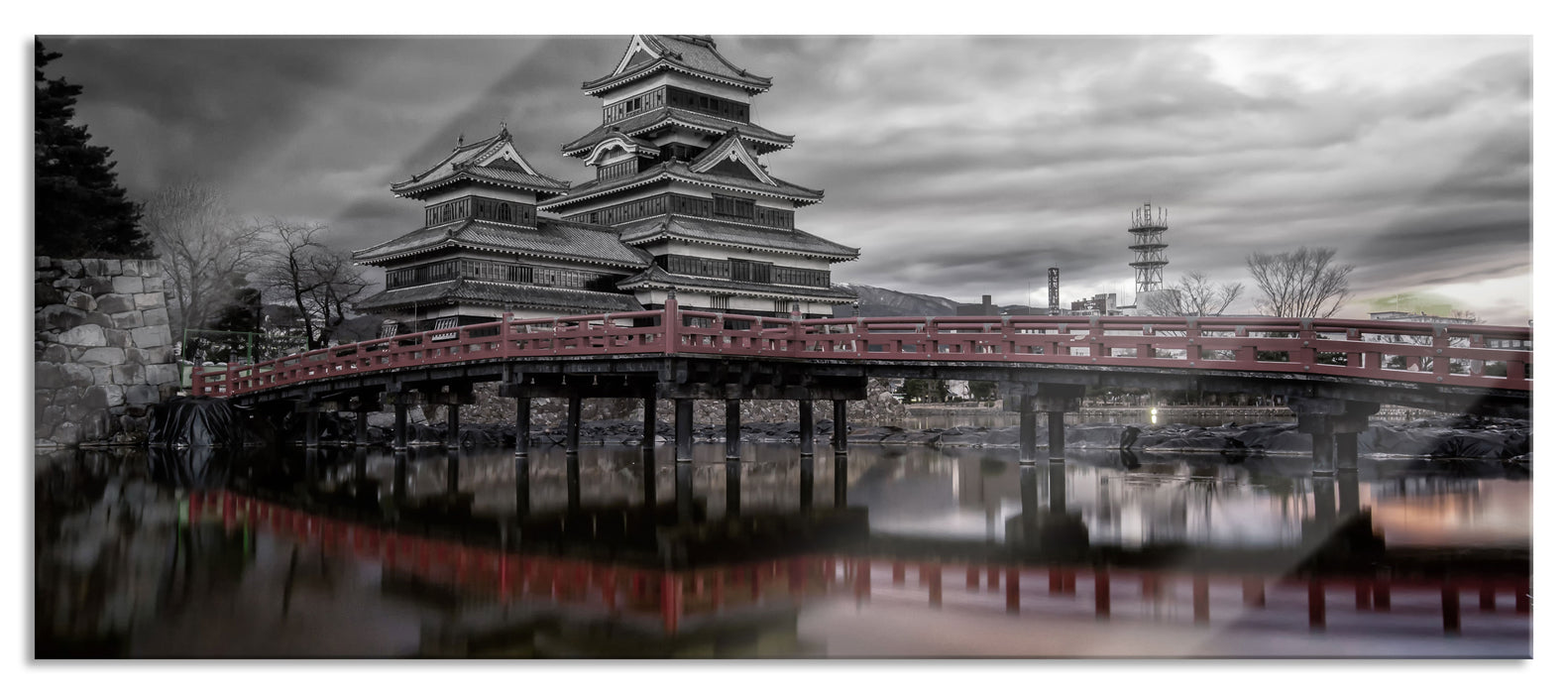 Pixxprint asiatischer Tempel an See, Glasbild Panorama