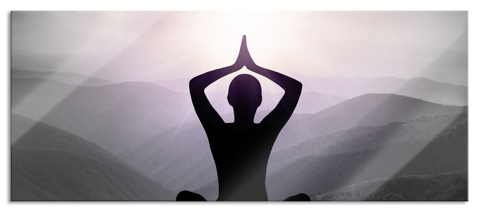 Pixxprint Meditierender Mann in den Bergen, Glasbild Panorama