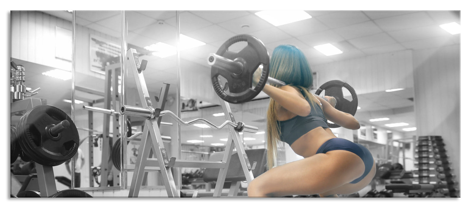 Pixxprint Sportliche Frau mit Hantelstange, Glasbild Panorama