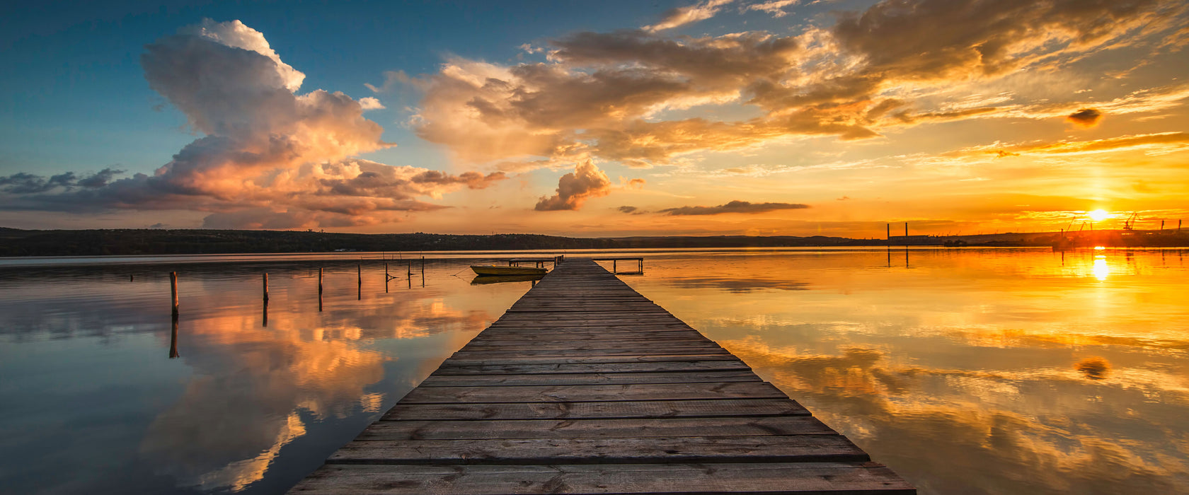 Steg am See bei Sonnenuntergang, Glasbild Panorama