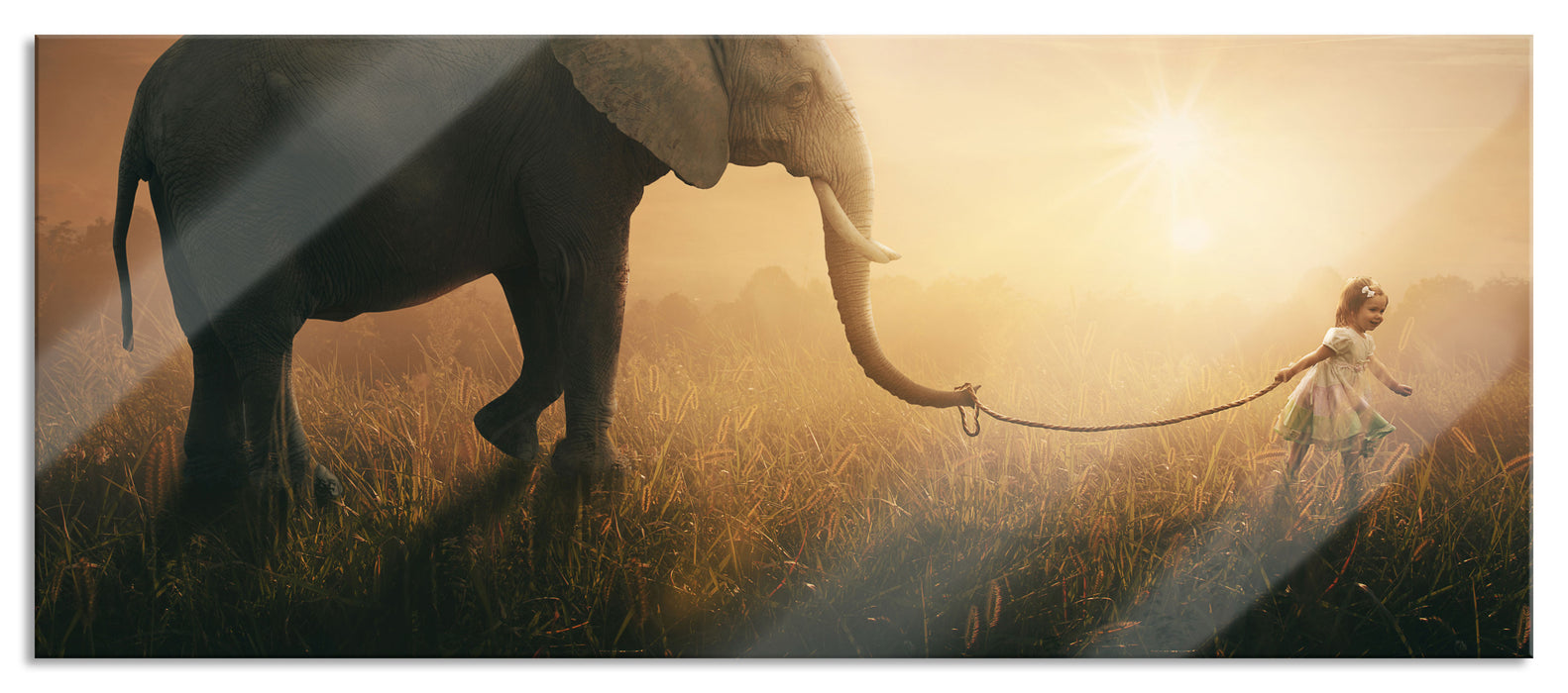 Pixxprint Kind und Elefant bei Sonnenuntergang, Glasbild Panorama