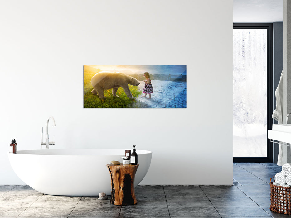 Eisbär im Sommer und Mädchen im Winter, Glasbild Panorama