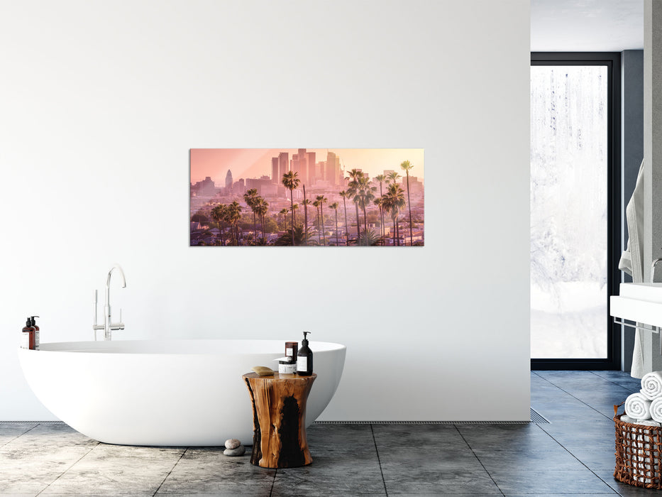 Palmen vor Skyline von Los Angeles, Glasbild Panorama