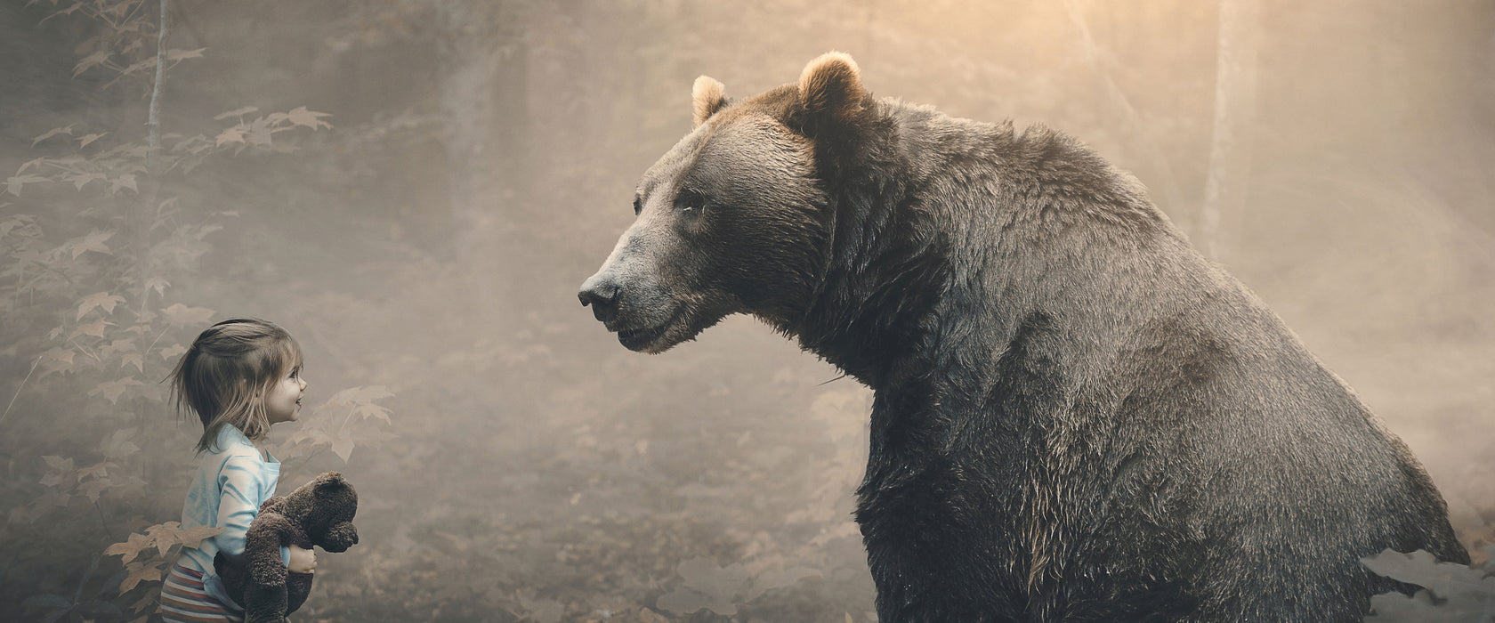 Mädchen mit Teddy und Bär im Wald, Glasbild Panorama