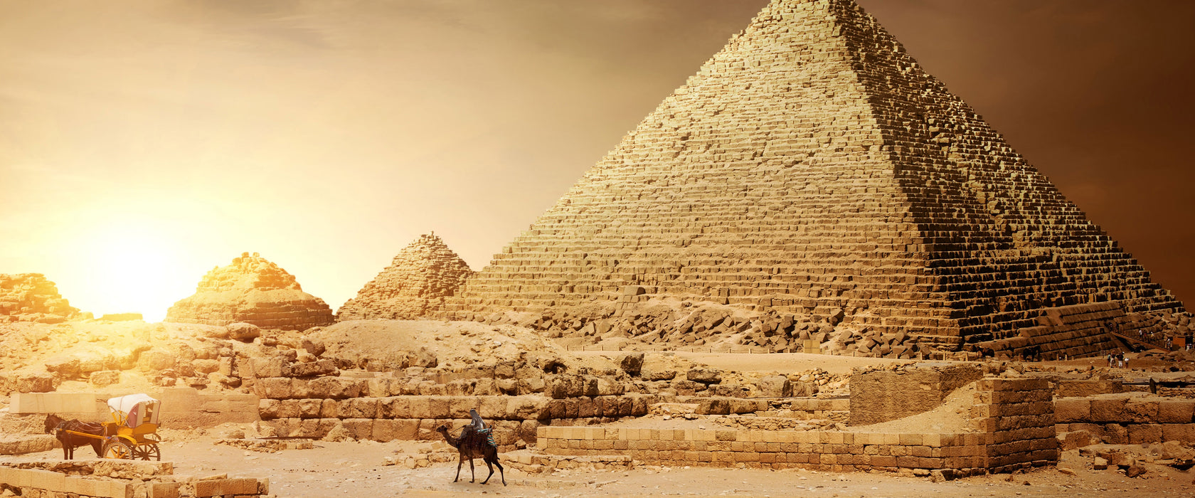 Pyramiden in Ägypten bei Sonnenuntergang, Glasbild Panorama