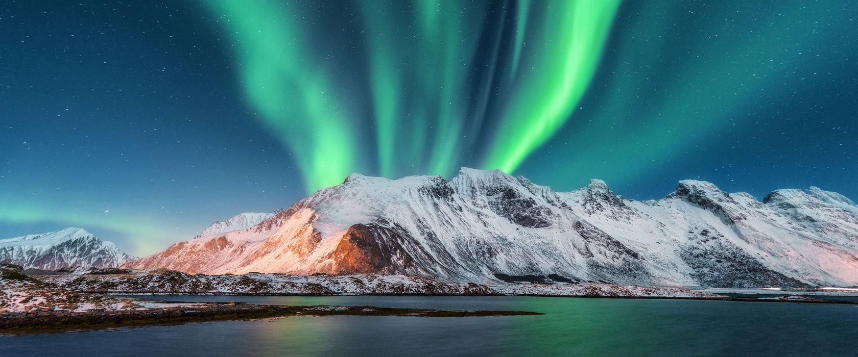 Nordlichter über Gletscher in Norwegen, Glasbild Panorama