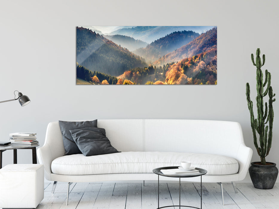 Nebelige Berglandschaft im Herbst, Glasbild Panorama