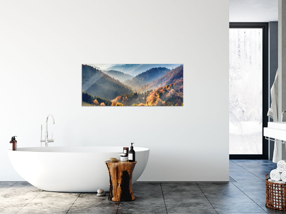 Nebelige Berglandschaft im Herbst, Glasbild Panorama