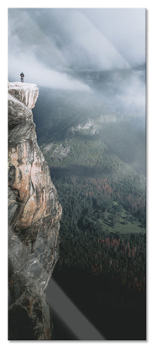 Pixxprint Einsamer Wanderer auf Felsklippe, Glasbild Panorama