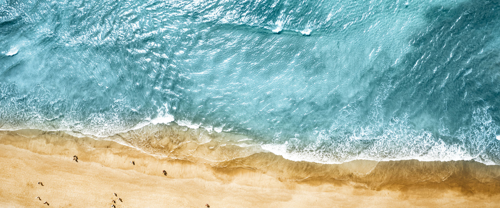 Luftaufnahme von türkisem Meer am Strand, Glasbild Panorama