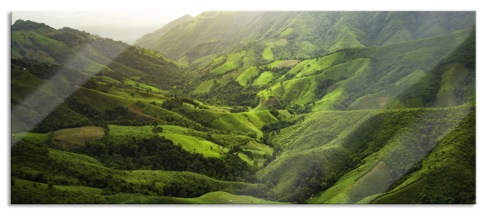 Pixxprint Grüne Berglandschaft in Thailand, Glasbild Panorama