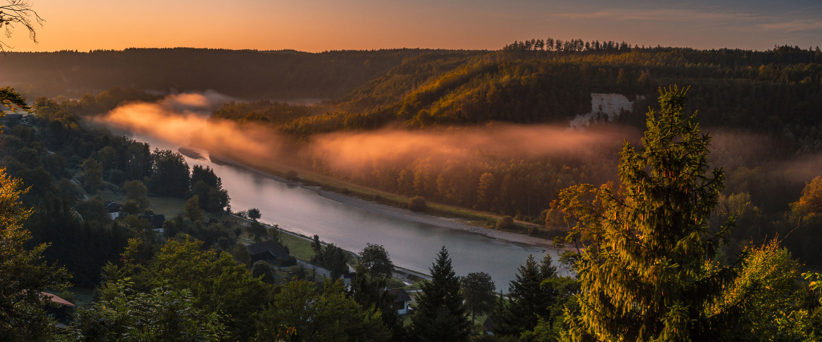 Nebel über Fluss in Waldlandschaft, Glasbild Panorama