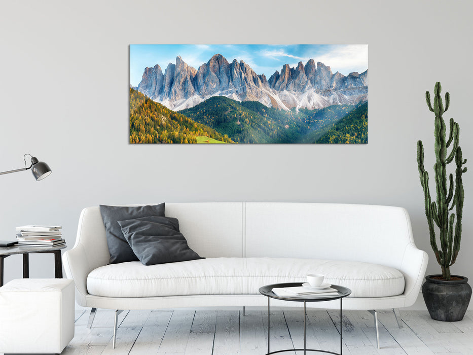 Bunte Waldlandschaft vor den Dolomiten, Glasbild Panorama