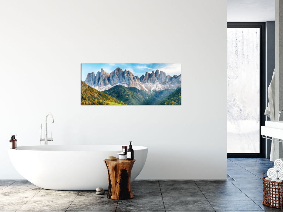 Bunte Waldlandschaft vor den Dolomiten, Glasbild Panorama