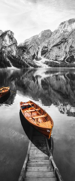 Bootsteg am Pragser Wildsee B&W Detail, Glasbild Panorama