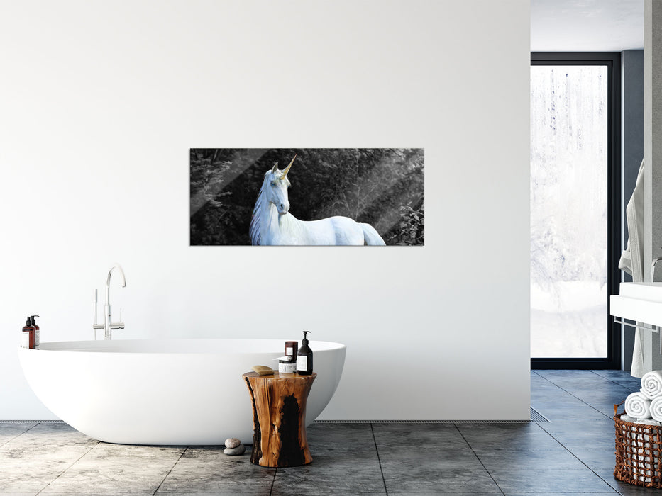 Majestätisches Einhorn in Waldsee B&W Detail, Glasbild Panorama