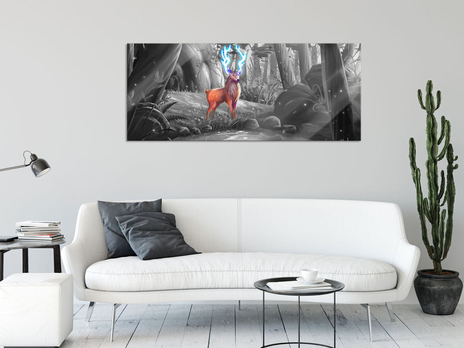 Märchenhafter Hirsch an buntem Waldsee B&W Detail, Glasbild Panorama