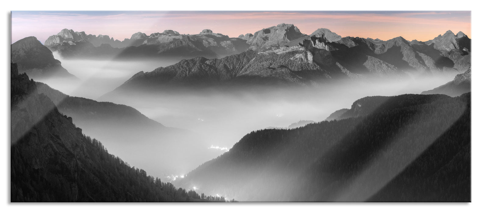 Pixxprint Leuchtender Nebel in Bergtälern B&W Detail, Glasbild Panorama