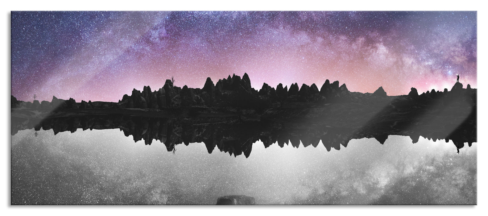 Pixxprint Reflexion des Sternenhimmels über Felsen B&W Detail, Glasbild Panorama