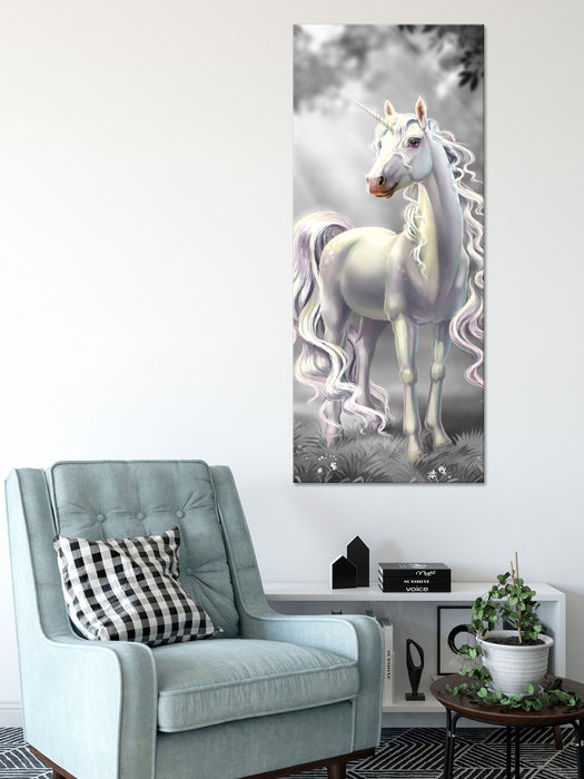 Pink äugiges Einhorn im rosa Märchenwald B&W Detail, Glasbild Panorama