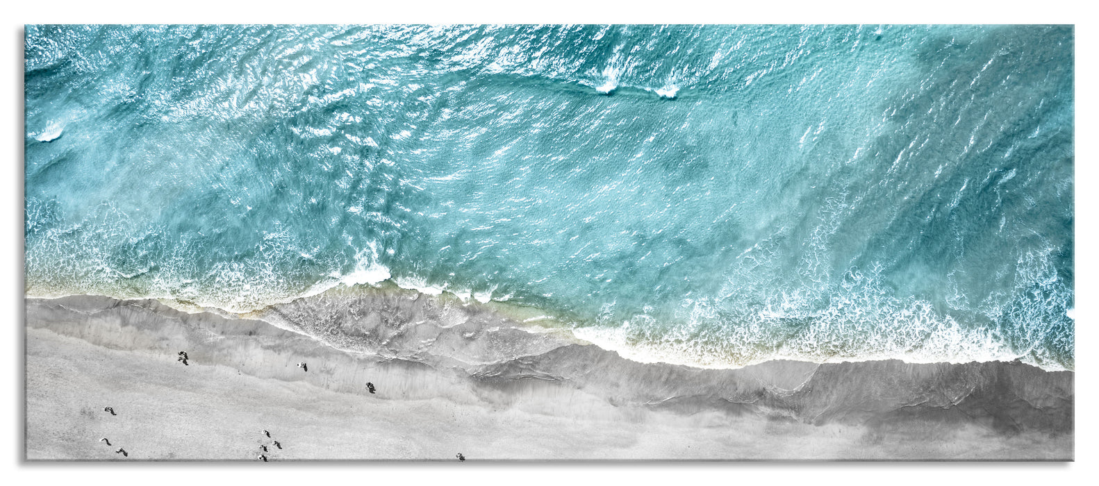 Luftaufnahme von türkisem Meer am Strand B&W Detail, Glasbild Panorama