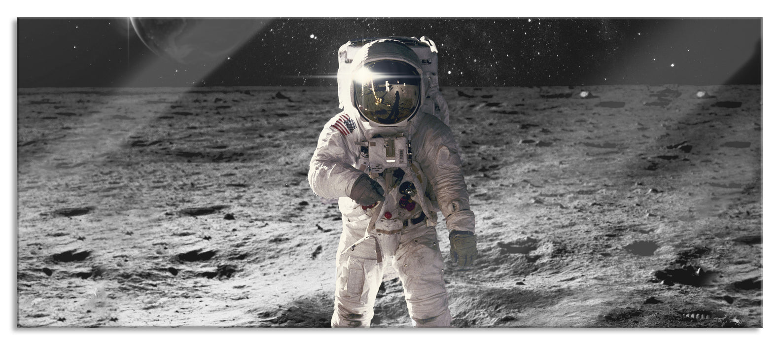Pixxprint Einsamer Astronaut auf dem Mond B&W Detail, Glasbild Panorama