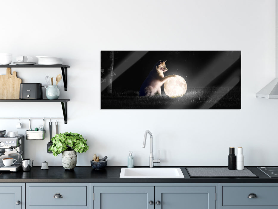 Hund mit leuchtendem Mond bei Nacht B&W Detail, Glasbild Panorama