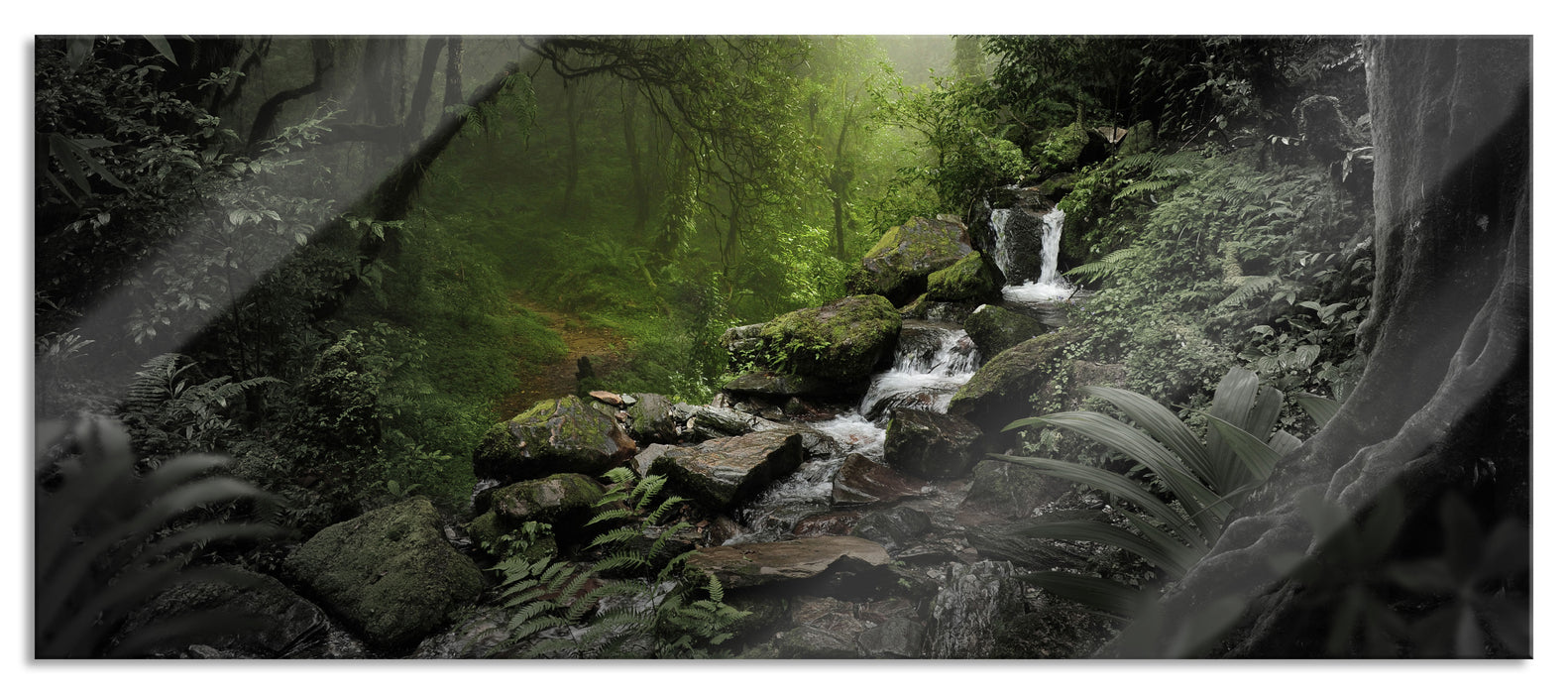 Pixxprint Kleinder Wasserfall im Dschungel B&W Detail, Glasbild Panorama