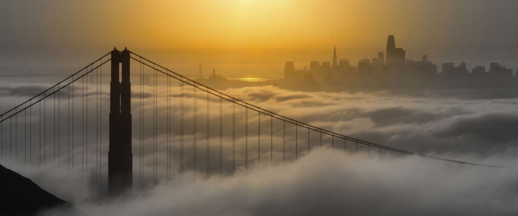 Golden Gate Bridge im Sonnenaufgang B&W Detail, Glasbild Panorama