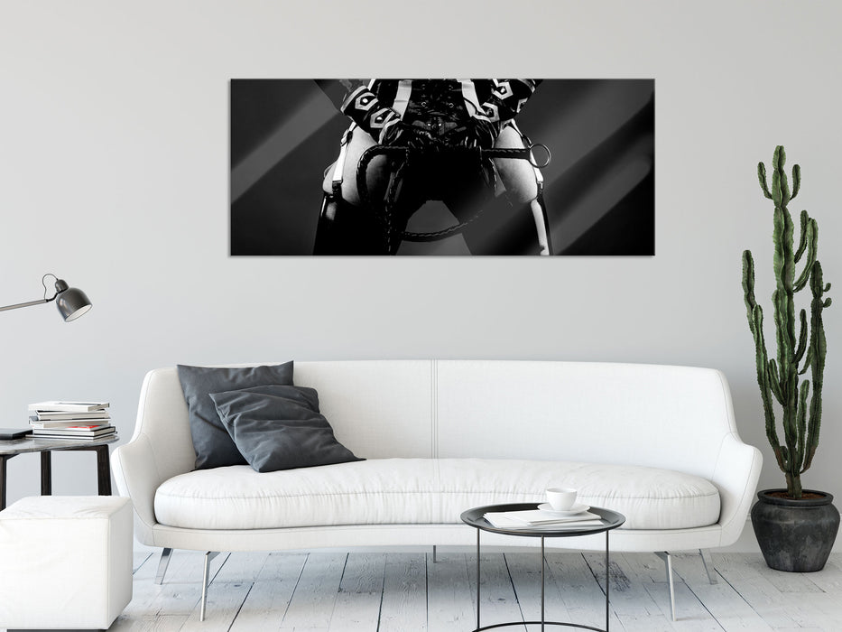 Sexy Domina im Latexkostüm, Monochrome, Glasbild Panorama