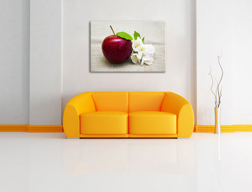 Knackiger roter Apfel Leinwandbild über Sofa