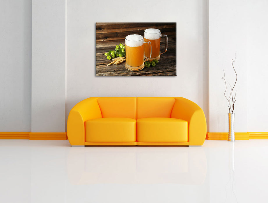 Köstliches Bier mit Hopfenblüten Leinwandbild über Sofa