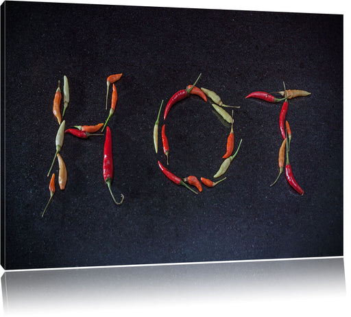 Chilis zu dem Wort Hot geformt Leinwandbild