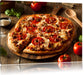 Pizza mit Salami und Tomaten Leinwandbild