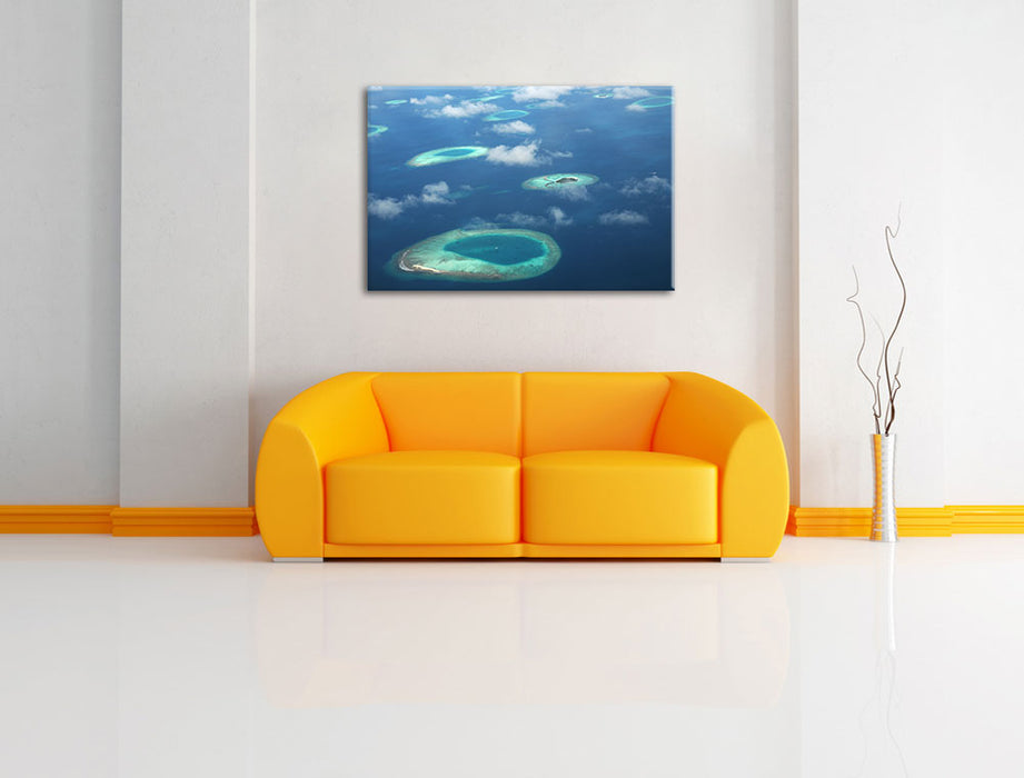 Trauminsel im Meer Leinwandbild über Sofa