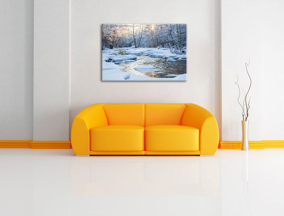 Bach in Winterlandschaft Leinwandbild über Sofa