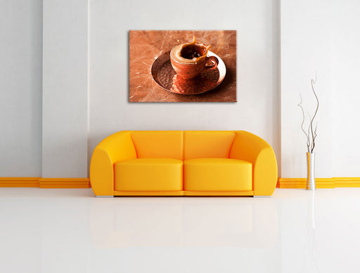 Kaffee spritzt aus Tasse Leinwandbild über Sofa