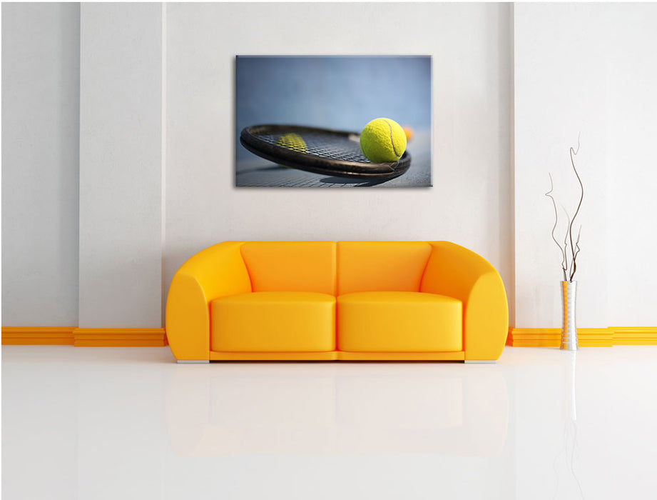 Tennischläger mit Bällen Leinwandbild über Sofa