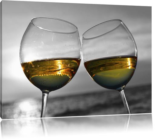 Wein in Gläsern am Meer Leinwandbild