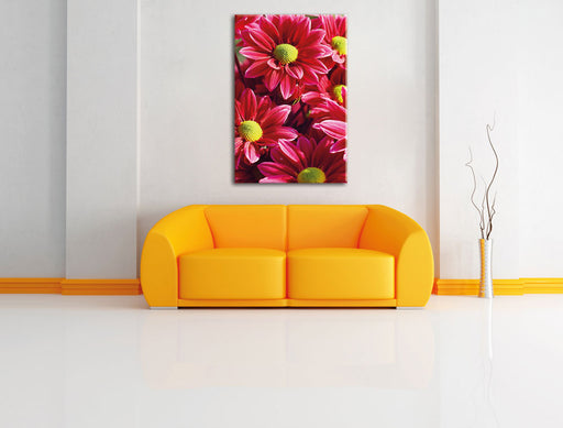 Rote Blüten Leinwandbild über Sofa