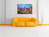 Exotische lila Krokusse Leinwandbild über Sofa