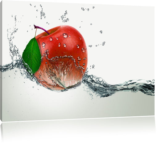 Köstlicher Apfel fällt ins Wasser Leinwandbild