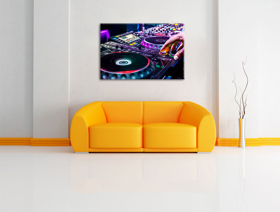 Modern beleuchteter DJ Pult Leinwandbild über Sofa