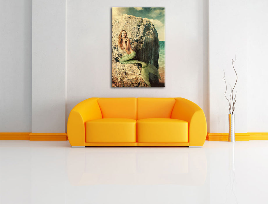 Meerjungfrau hinter Felsen Leinwandbild über Sofa