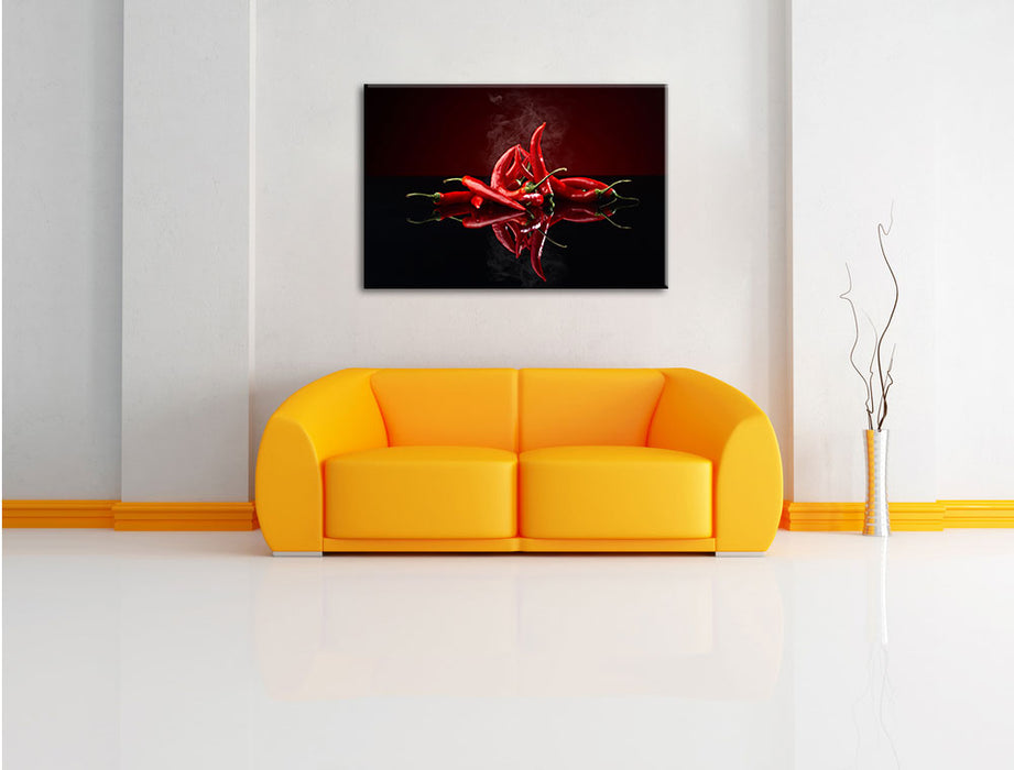 Feurige rote Chili Schoten Leinwandbild über Sofa